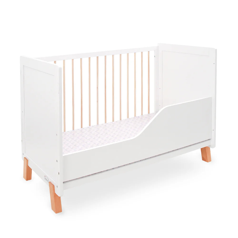 TINNIES WOODEN COT W/BED