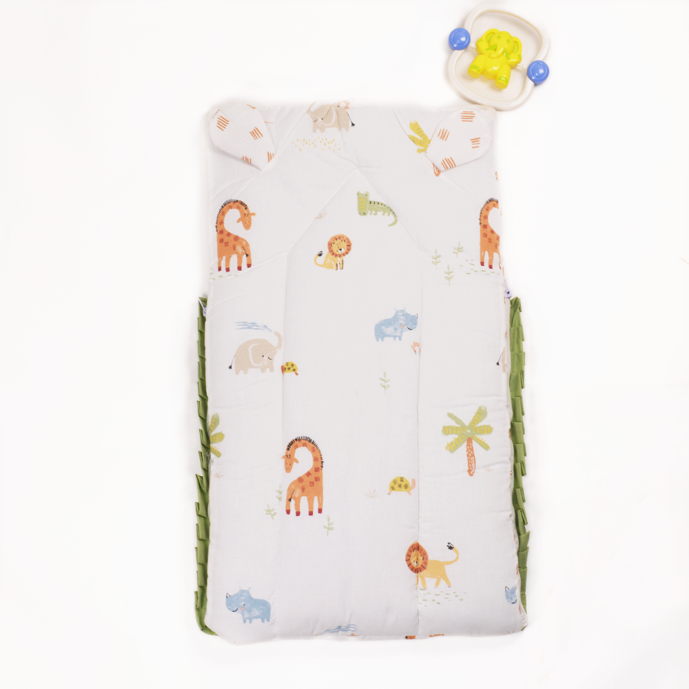 Multicolor Safari Print White Carry Nest